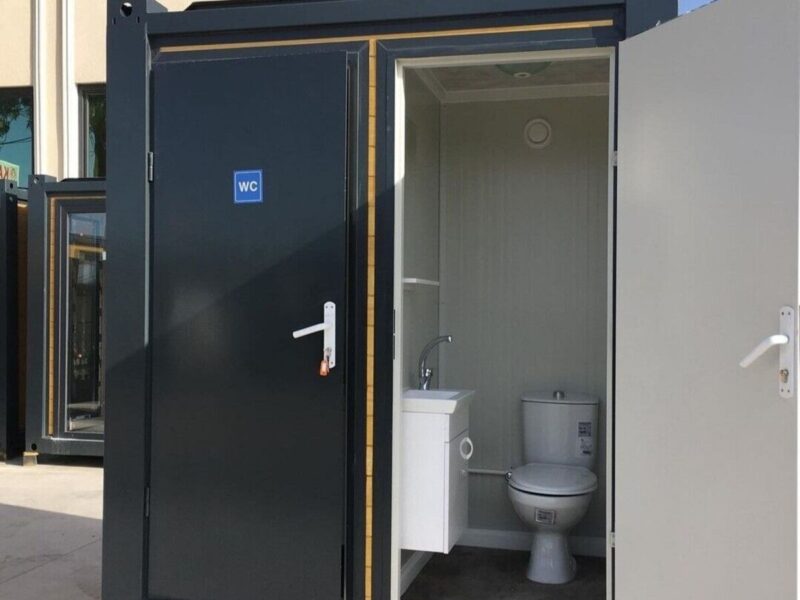 Nhà vệ sinh lắp ghép với thiết kế đơn giản nhưng đây đủ sự tiện lợi