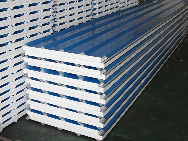 Tấm panel mái EPS có các tính năng cách nhiệt, cách âm, chống thấm hiệu quả cho sử dụng lắp đặt mái nhà